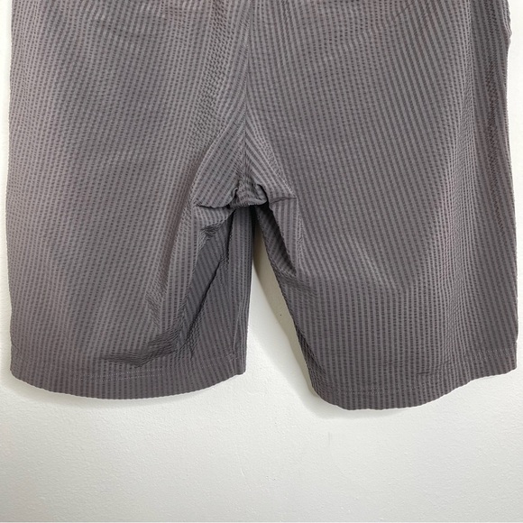 LULULEMON Men's Kahuna Seersucker Striped Golf Shorts Size 38 Outdoor - Picture 11 of 16